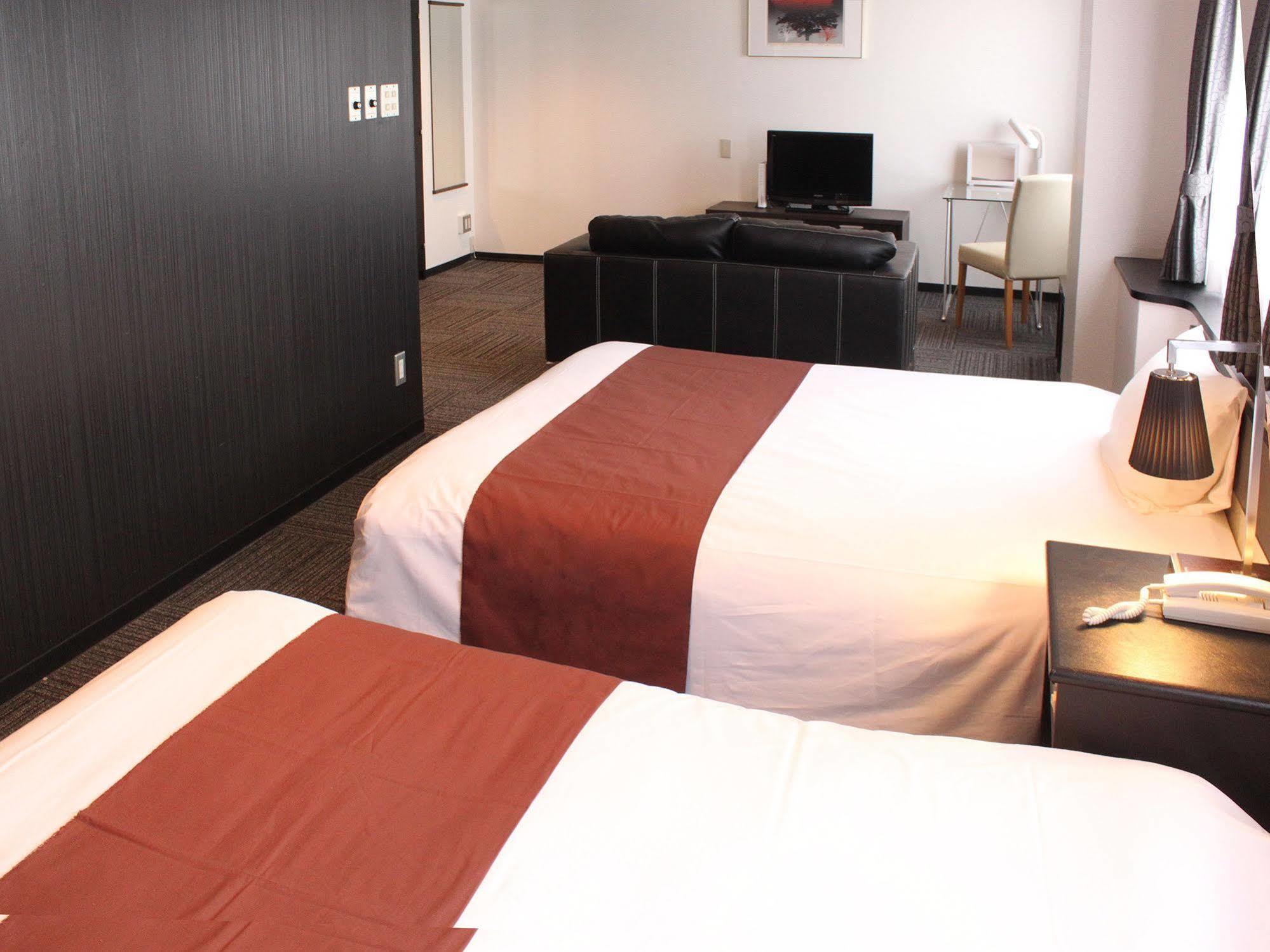 Hotel Livemax Budget Iyo Mishima Shikokuchuo Extérieur photo